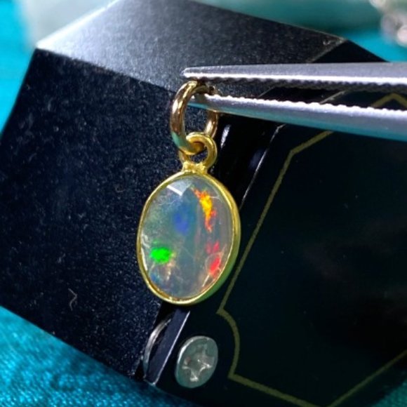 Shimmering Green Purple Pink Oval Water Opal in 14K Yellow Gold Charm 14x7mm - Picture 1 of 7